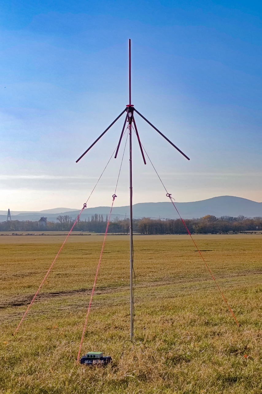 Very cheap, portable, 1/4 Wave Ground Plane Antenna for the Airband